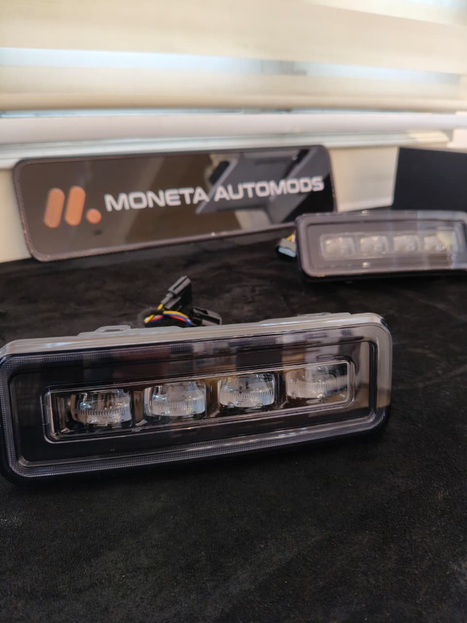 Land Rover Defender Rear Reflector 6